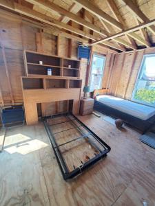 Foto da galeria de Room in Cabin - Camping Cabin With Sauna Access 2nd Fl- em Dover