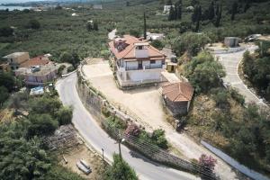 Ett flygfoto av Agnadi Sea View Apartments