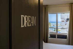 Fotografie z fotogalerie ubytování Estepona Marina with Sea Views, Pool and Parking v destinaci Estepona + 37 fotografií