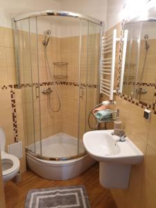 Et badeværelse på Apartament w Rezydencji Bursztyn