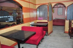 Ruang duduk di Vishnu Regency