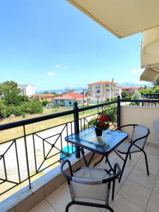 A balcony or terrace at Sea Breeze Apartment Még 18 kép