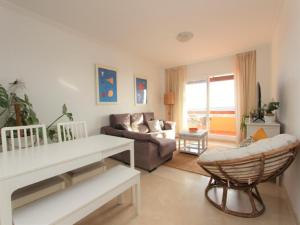 Posedenie v ubytovaní 2 bedroom Penthouse with a private 360 rooftop terrace with sea and mountain views
