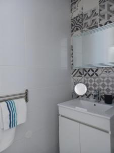 Zdjęcie z galerii obiektu CAP'NOMAD La Villa Nomade avec piscine proche plage Location du samedi au samedi w Cap d'Agde