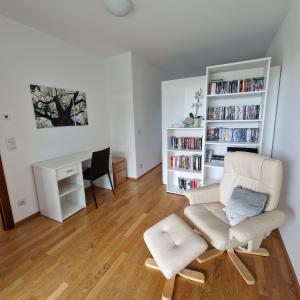 Knihovna v apartmánu