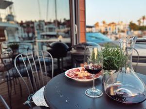 La Maison Bateau Sotogrande的酒水
