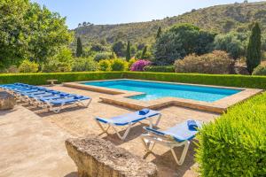 The swimming pool at or close to Can Faveta