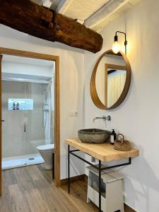 Ванна кімната в A Parada House by Kev