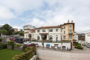 Gallery image of APARTAMENTOS NIZA in Santander