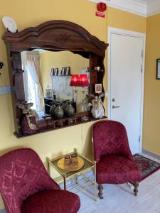 Ruang duduk di Kolmårdsgården B&B