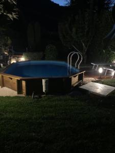 Bazén v ubytování IL PICCOLO PARADISO nebo v jeho okolí