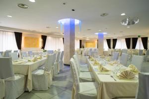 Hotel Insteia餐厅或其他用餐的地方