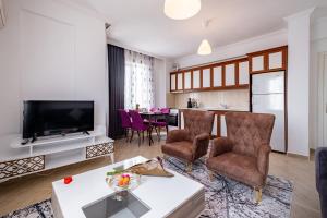 Gallery image of Assos Apart: Havuzlu sitede tamamı sizin 2 oda 1 salon daire in Belek
