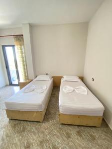 Gallery image of Grey Villa in Golem +35 photos