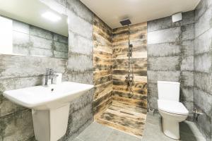 Bagno di Hotel Chatini Mestia