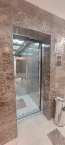 Een badkamer bij فندق ربوة الصفوة 8 - Rabwah Al Safwa Hotel 8