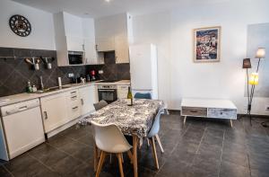 Fotografia z galérie ubytovania Appartement climatisé tout confort centre ville Sète v destinácii Sète