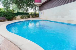 Bazén v ubytování Cambrils Beach & Sea nebo v jeho okolí