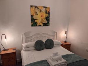 Postel nebo postele na pokoji v ubytování Lake View Country House and Self-catering Apartments