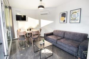 Posezení v ubytování AKTI Homes Matala