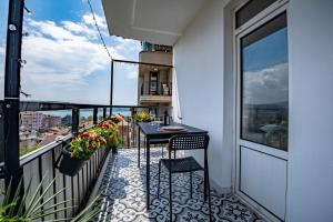 Balkón nebo terasa v ubytování Spacious 2 Bedroom with Panoramic Bosphorus view