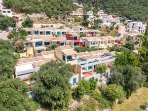 The surrounding neighborhood or a neighborhood close to az apartmanhoteleket