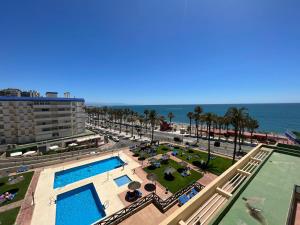 Pemandangan kolam renang di Benalmadena ALOHA PLAYA SEA VIEW LOFT atau berdekatan