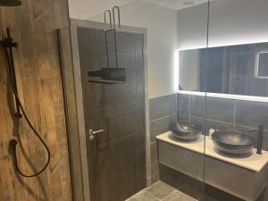 Nhà bếp/bếp nhỏ tại Machrie View +37 ảnh