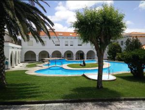 Bazén v ubytovaní Estudio con piscina en A Guarda- Pontevedra alebo v jeho blízkosti