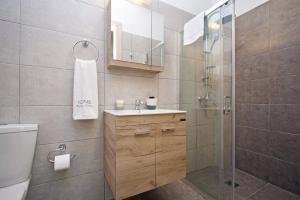 Kúpeľňa v ubytovaní Villa Michou Thalassa by Villa Plus