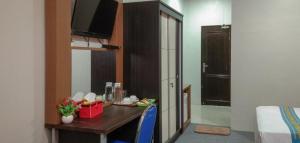 Gallery image of Edhotel Kusuma Atambua Mitra RedDoorz in Tatakiren