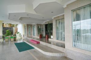 Gallery image of Urbanview Hotel Pangkalpinang by RedDoorz in Kebinti