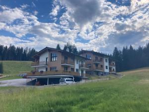 Budynek, w którym mieści się apartament