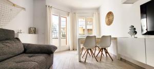 Posezení v ubytování Precioso Apartamento a 3 minutos de la Playa, con parking gratuito