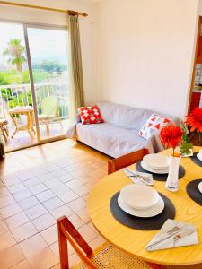 Posedenie v ubytovaní APARTBEACH BALANDRO CLIMATIZADO y VISTAS MAR