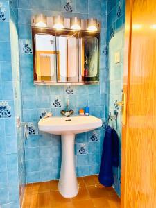 Kúpeľňa v ubytovaní APARTBEACH BALANDRO CLIMATIZADO y VISTAS MAR