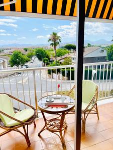 Balkón alebo terasa v ubytovaní APARTBEACH BALANDRO CLIMATIZADO y VISTAS MAR