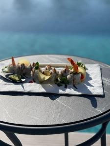 Eten bij of ergens in de buurt van het hotel

