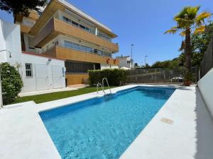 Bazén v ubytovaní Irina Playa, Apartamentos Living Sur alebo v jeho blízkosti