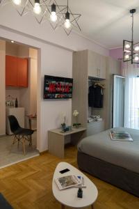 Kuchyňa alebo kuchynka v ubytovaní Stylish Modern Studio in the Heart of Athens
