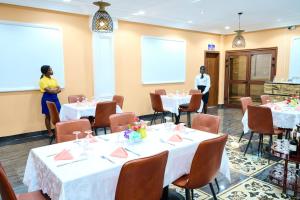 Fotografie z fotogalerie ubytování Hôtel Sindz Palace v destinaci Yaoundé