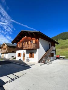 Výhľad na hory alebo výhľad na hory priamo z apartmánu