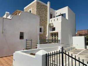 Το κτήριο όπου στεγάζεται  το διαμέρισμα