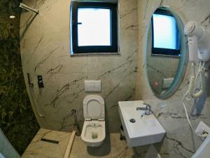 Bilik mandi di HOTEL BRAXTON +26 gambar