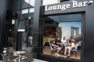 Tetamu yang menginap di HOTEL BRAXTON