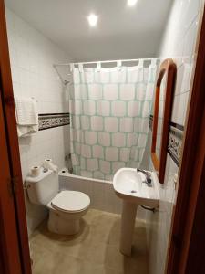 Koupelna v ubytování HOSTAL MONCADA