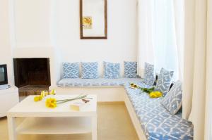 A television and/or entertainment centre at Apartamento Ferrera Park 617
