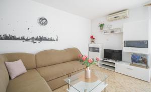 TV a/nebo společenská místnost v ubytování Apartments Tamaris