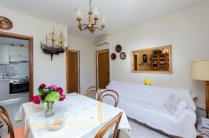 Kuchyňa alebo kuchynka v ubytovaní Apartments Tugomila