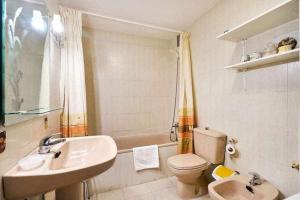 A bathroom at Espanhouse Olga apartment Még 23 kép